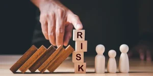 Financial risks in the modern world: how to protect yourself from problems?